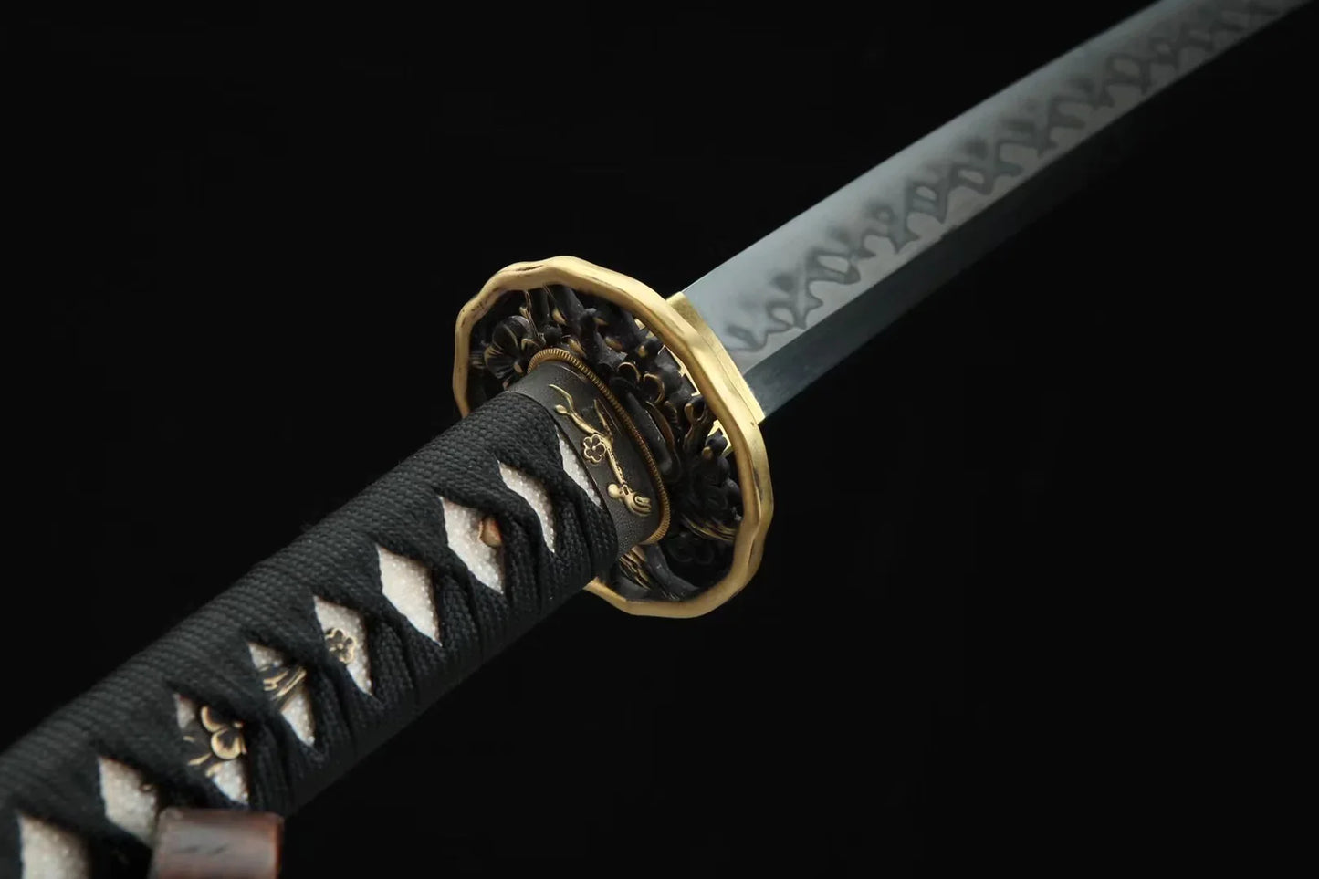 Katana-Japonais-Momie-du-Desert-Acier-T10-Hamon-Veritable